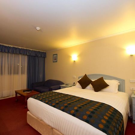 Best Western Balmoral Motor Inn Гленорчи Экстерьер фото
