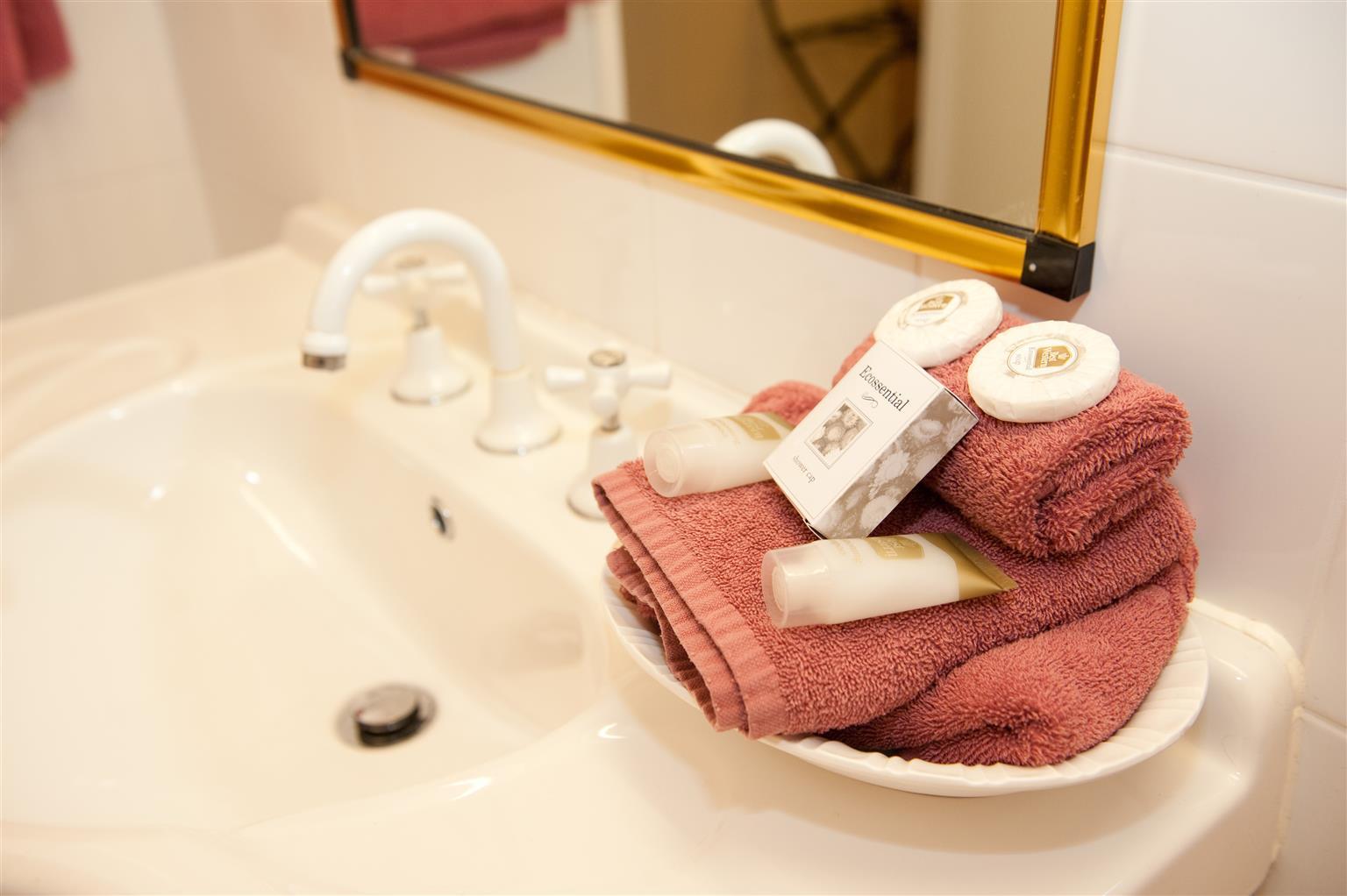 Best Western Balmoral Motor Inn Гленорчи Экстерьер фото