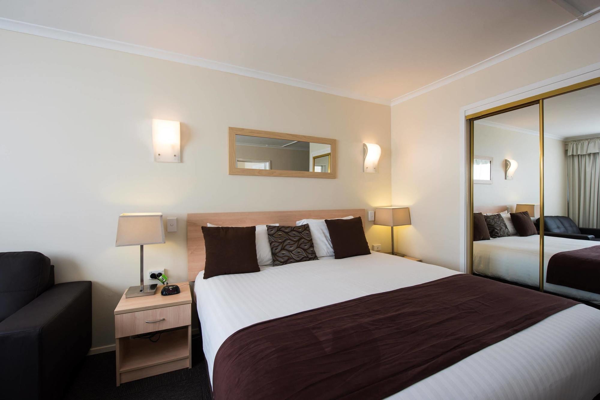 Best Western Balmoral Motor Inn Гленорчи Экстерьер фото