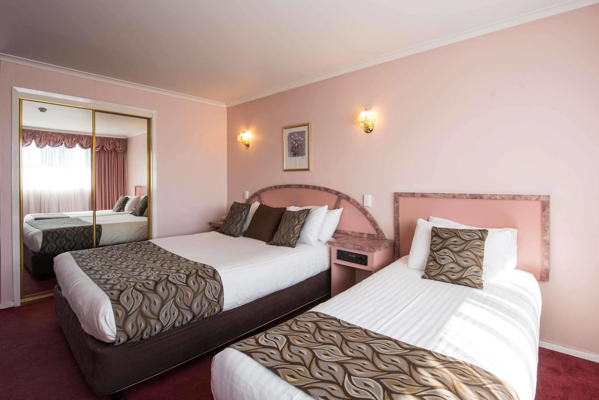 Best Western Balmoral Motor Inn Гленорчи Экстерьер фото